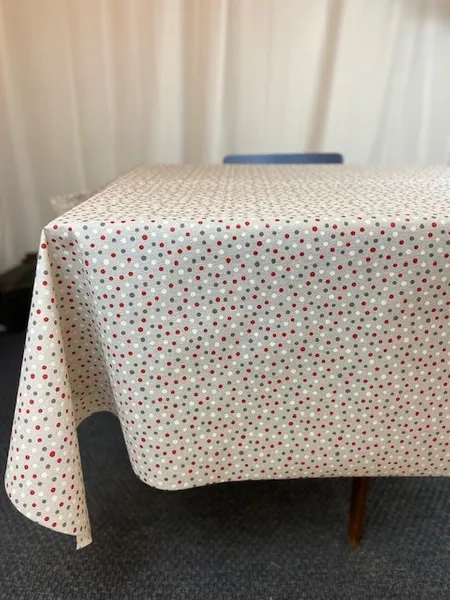 Rund textilvaxduk röd svart prick